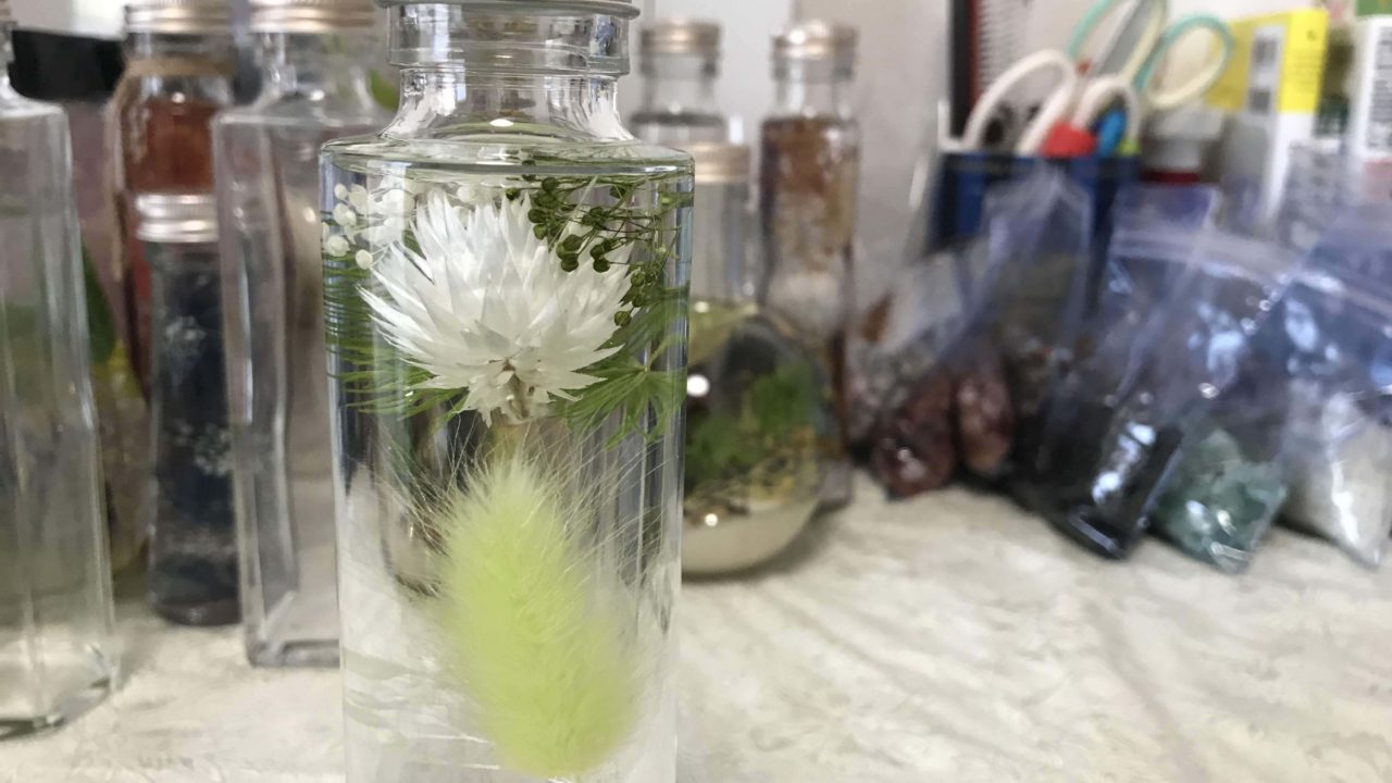 ハーバリウムの中身のお花が浮く時の対処法 ささやかボタニカルライフ
